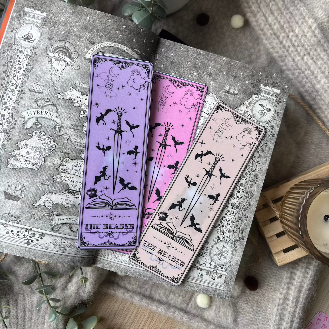 Marcapáginas THE READER inspirado en la fantasía