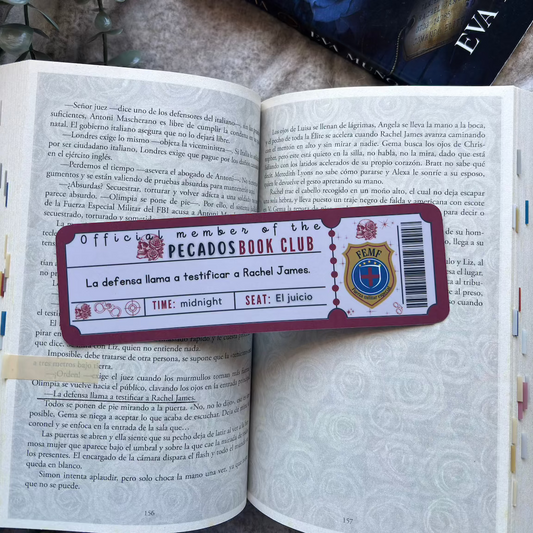 Marcapáginas con forma de ticket de la saga Pecados placenteros, de Eva Muñoz