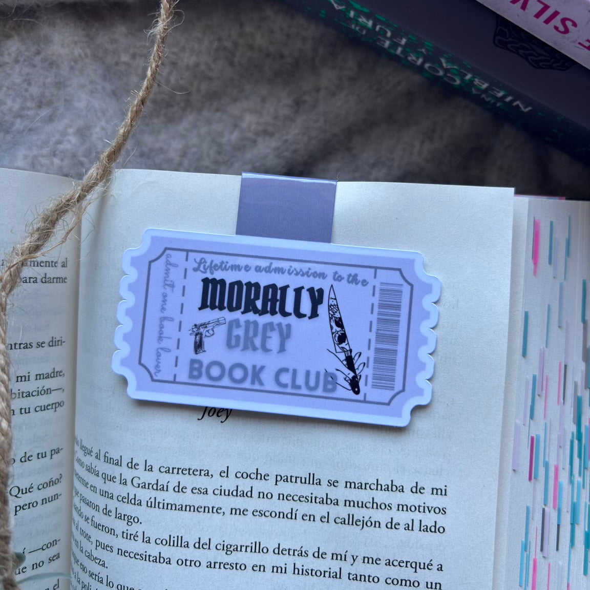 Marcapáginas magnético con forma de ticket