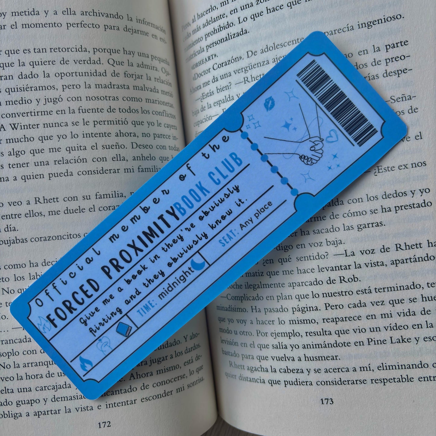 Marcapáginas con forma de ticket de tropes literarias.