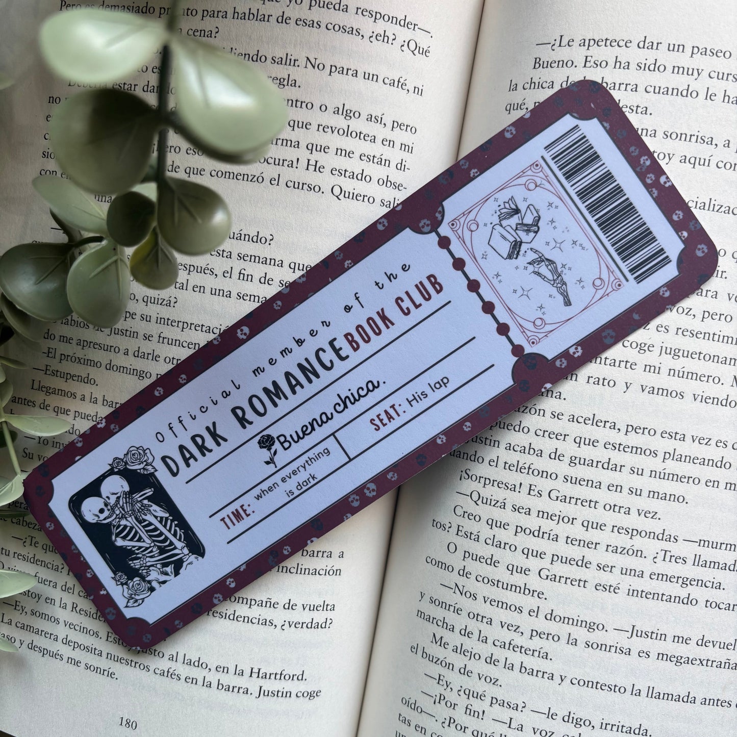 Marcapáginas con forma de ticket de tropes literarias.