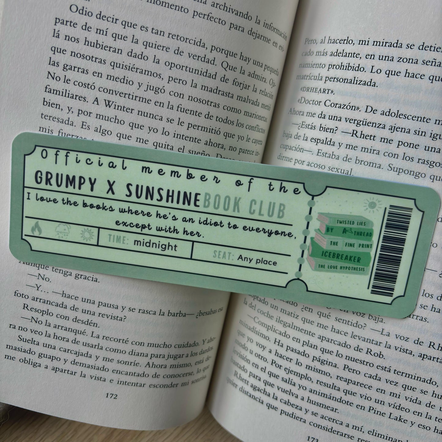 Marcapáginas con forma de ticket de tropes literarias.