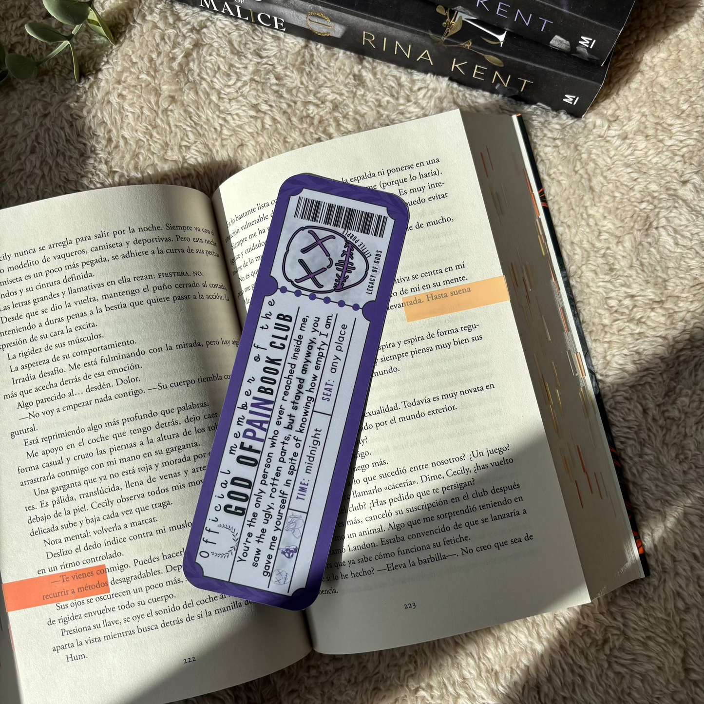 Marcapáginas con forma de ticket de la saga Legado de dioses, Rina Kent