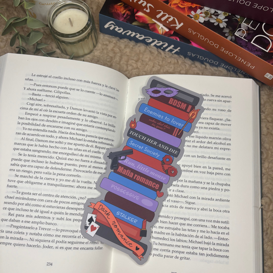 Marcapáginas pila de libros Dark romance