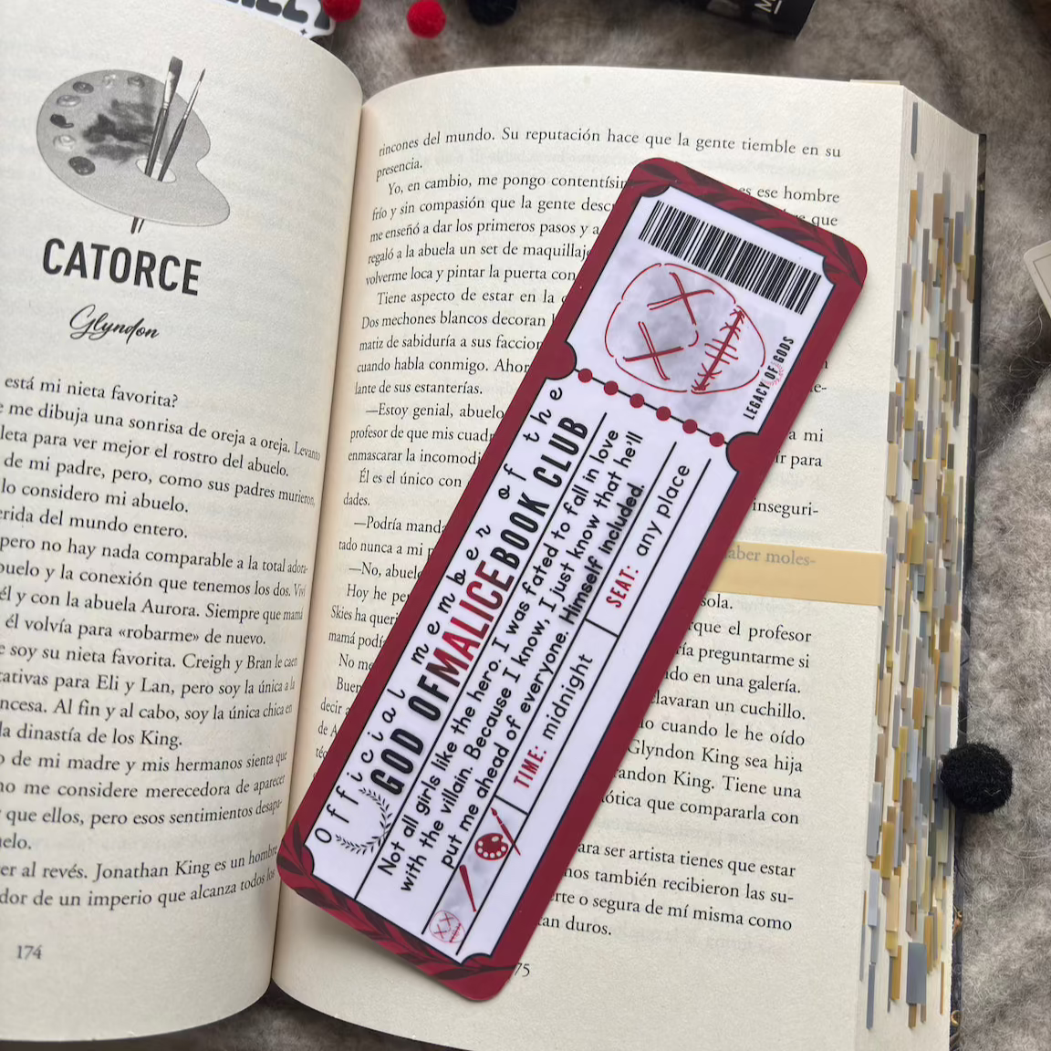 Marcapáginas con forma de ticket de la saga Legado de dioses, Rina Kent