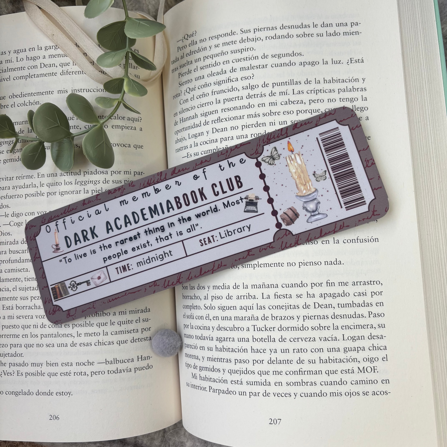 Marcapáginas con forma de ticket Dark Academia