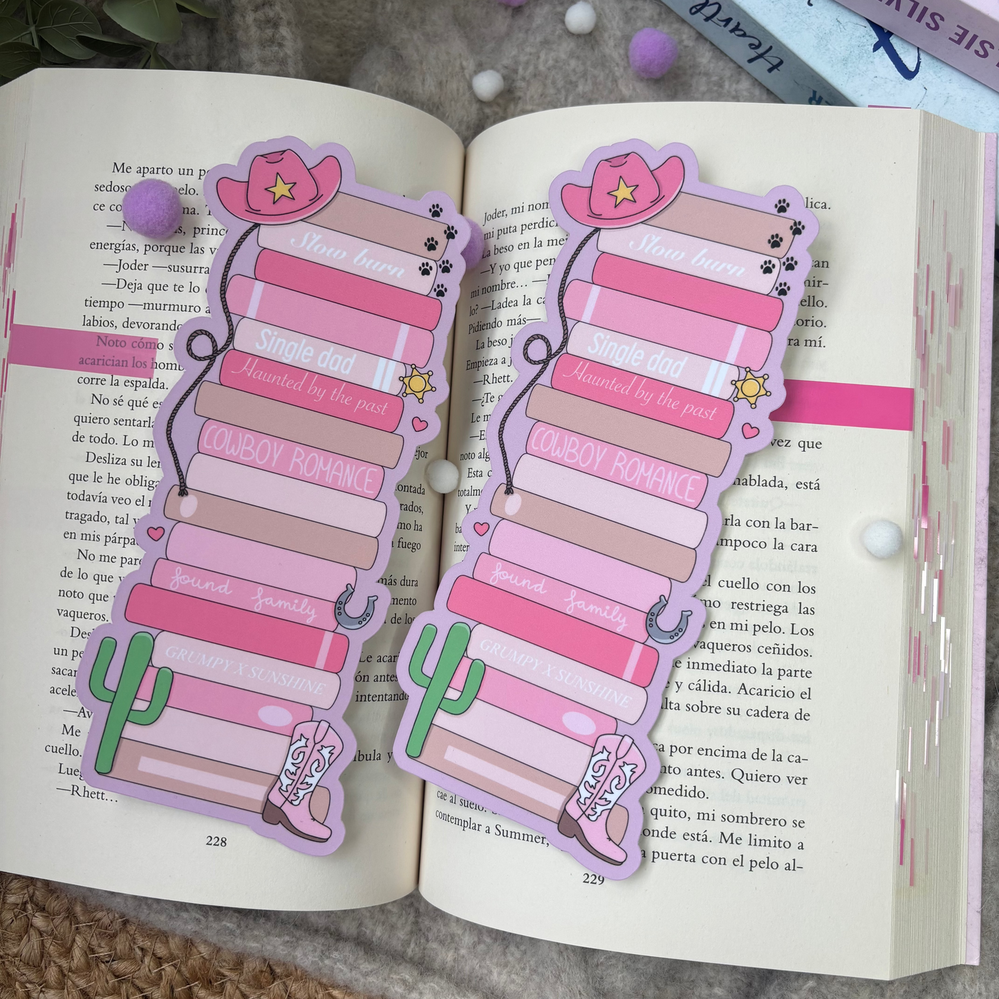 Marcapáginas tradicional pila de libros X Cowboy Romance.