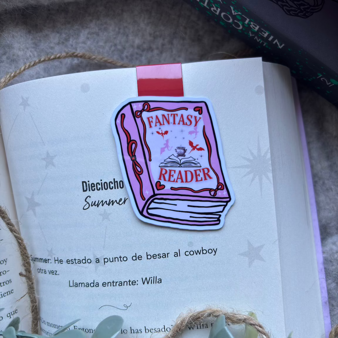 Marcapáginas con forma de libro 'Fantasy reader'