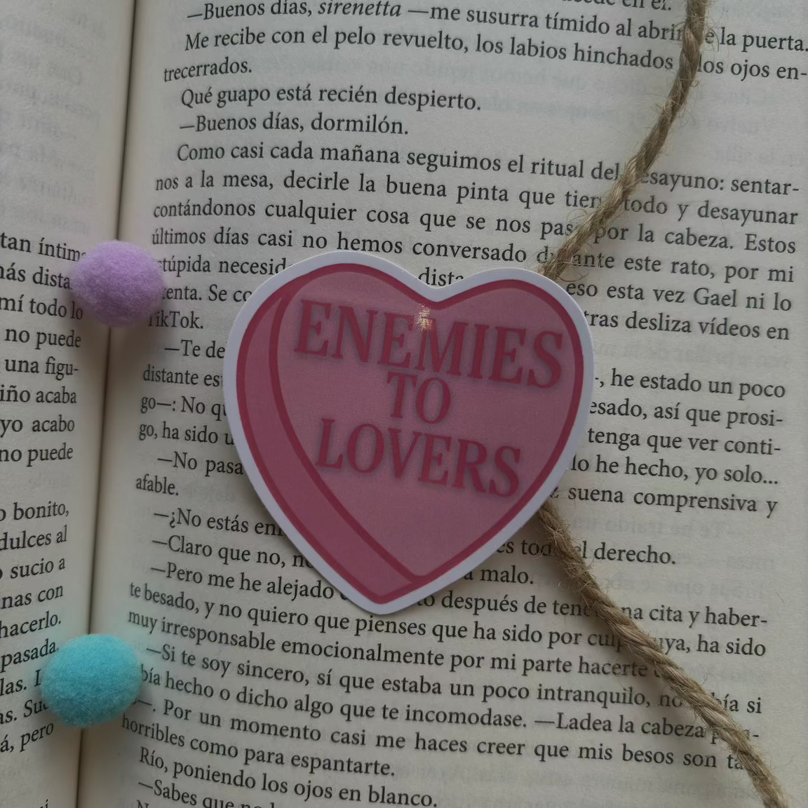 Pegatinas corazones con tropes literarios.