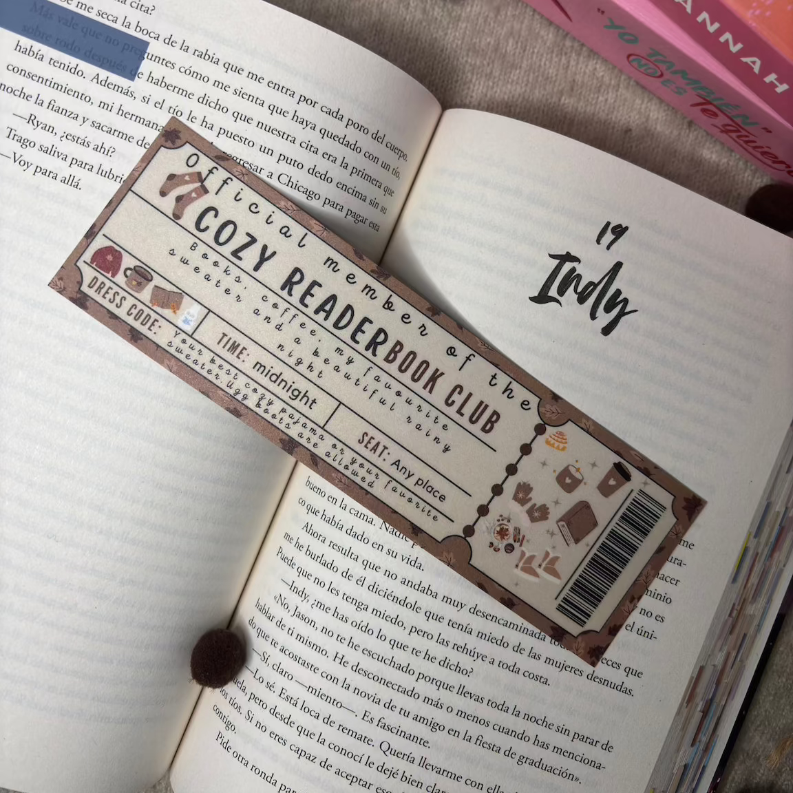 Marcapáginas con forma de ticket de tropes literarias.