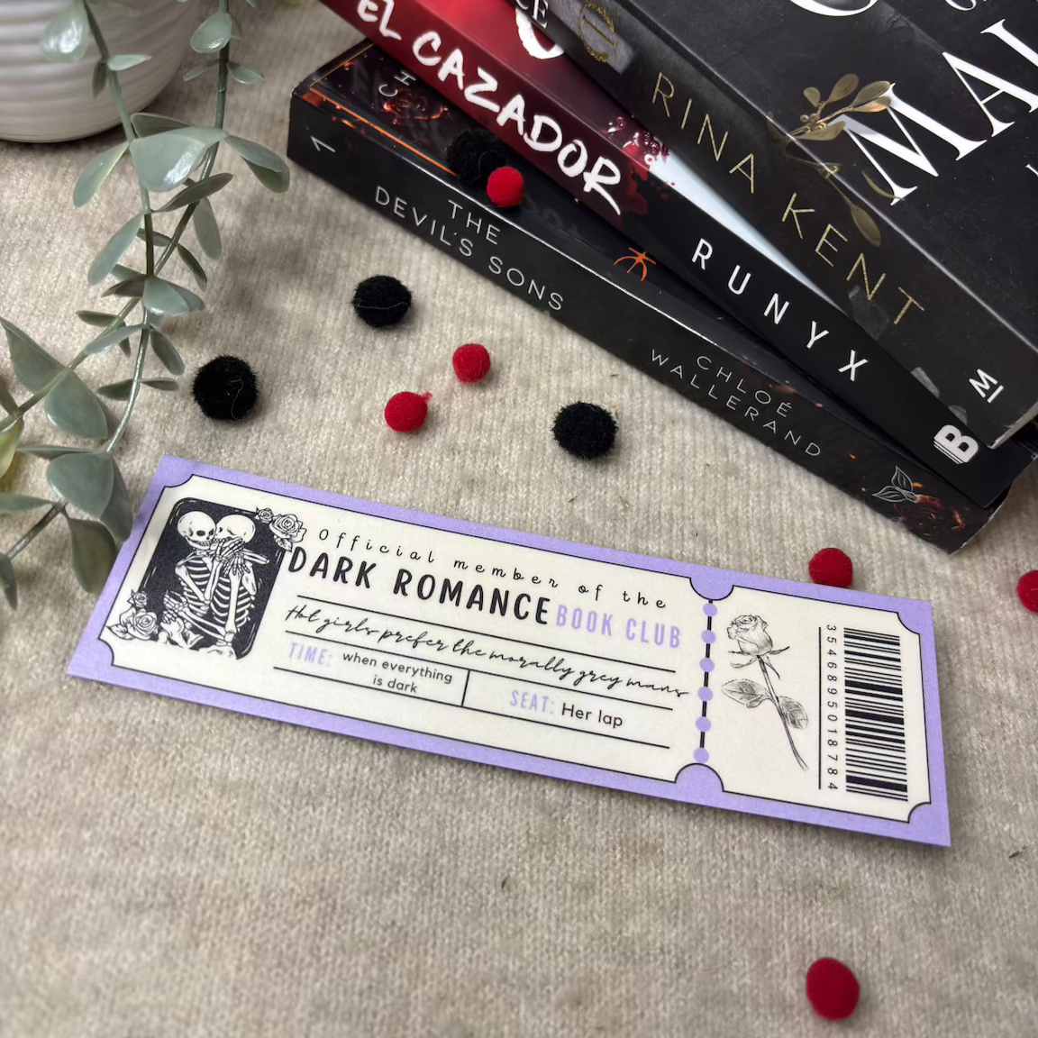 Marcapáginas con forma de ticket de tropes literarias.