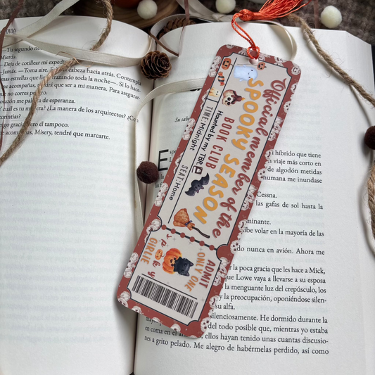 Ticket 'spooky season book club'